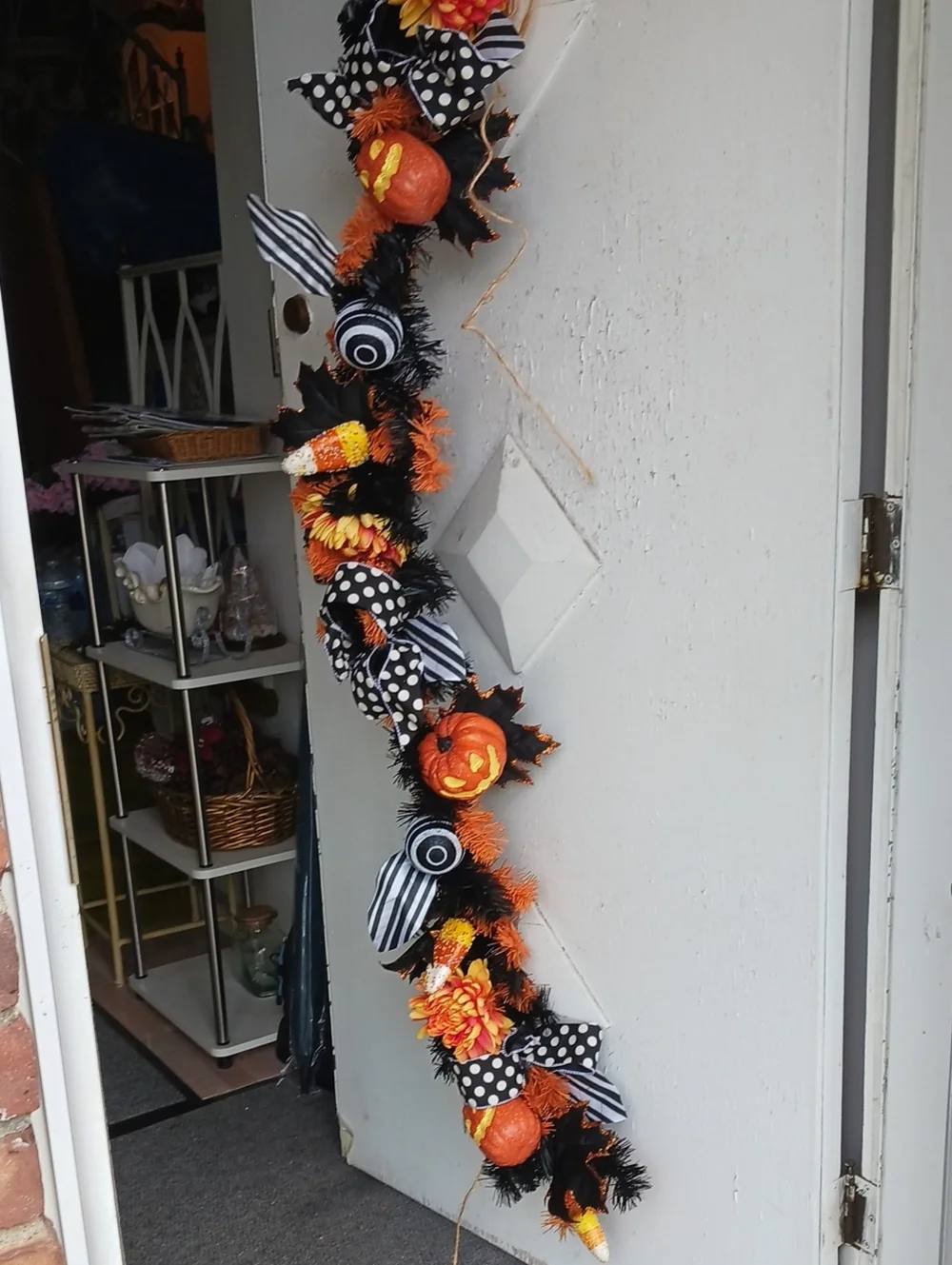 Stunning! Halloween Black and Orange Decorative Garland - Home Accents 🎃💐